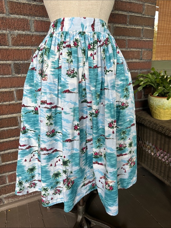 Hell Bunny Dresses & Skirts - Hell Bunny Nissi 50”s retro aqua tropical cotton print skirt/pockets. Sz Small